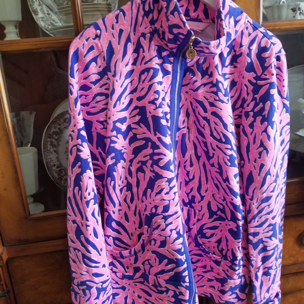 Zippered thin jacket